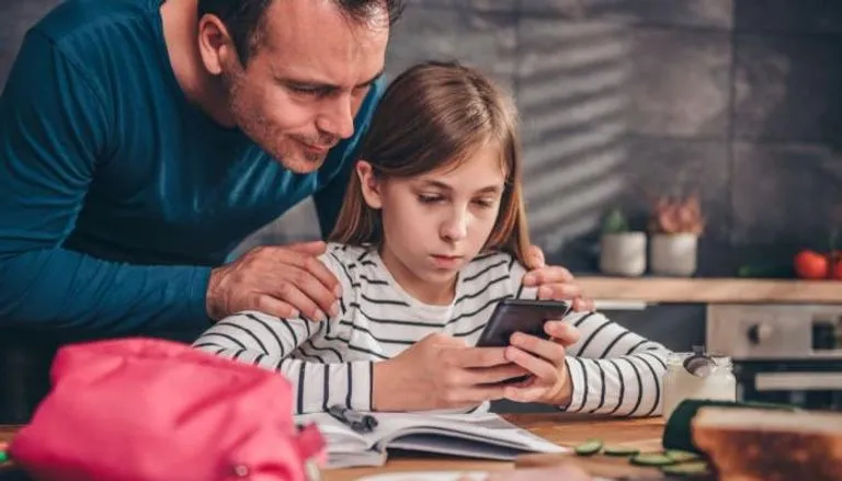تنظيم استخدام الأطفال للهواتف المحمولة