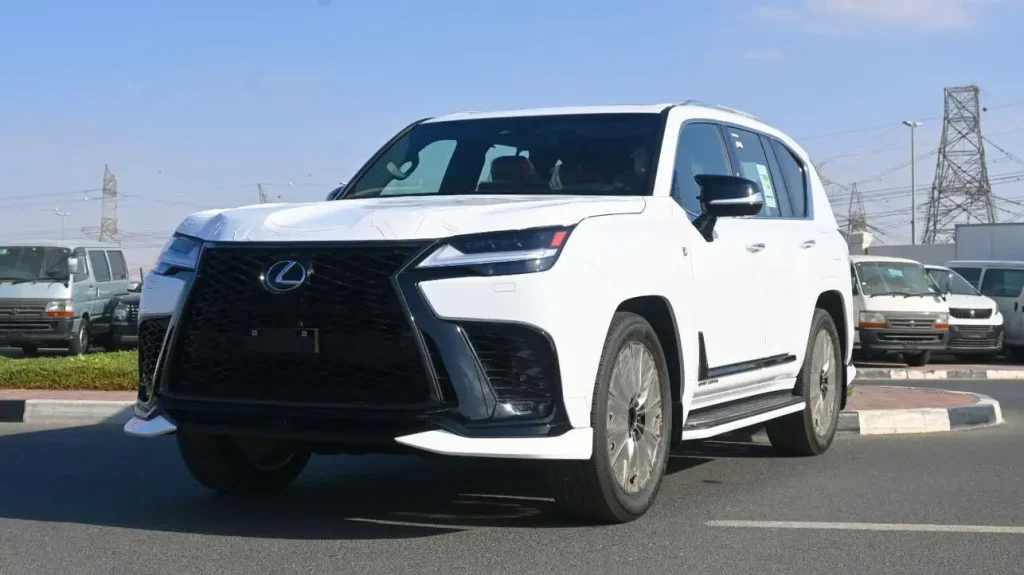 سيارات Lexus LX600 موديلات 2025 و2026