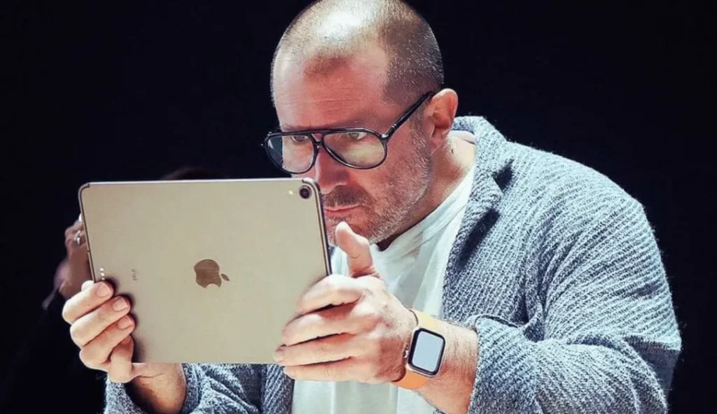 تأجيل جهاز الذكاء الاصطناعي من جوني آيف